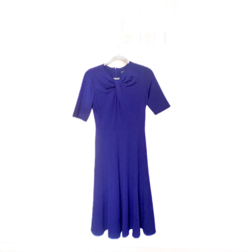 Gabby & Skye twisted front neck size 6US